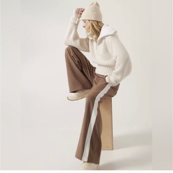 Athleta Brown Wide Leg Pants with White Stripe - Picture 3 of 14